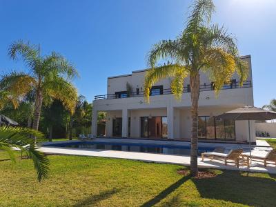 Luxury Villa with Stunning Atlas Views – Marrakech