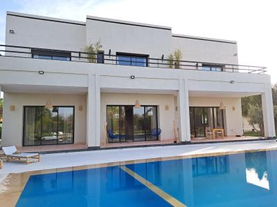 Luxury Villa with Stunning Atlas Views – Marrakech