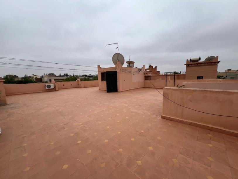 Elegant Villa with Pool, Garden, Hammam, and Spacious Living Areas for Sale-17