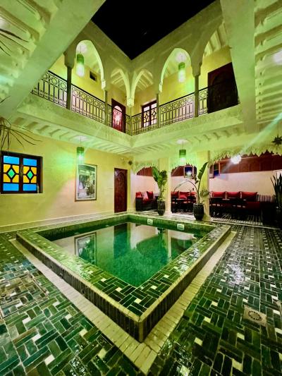 Turnkey Guesthouse Riad with Pool – Riad Zitoun Jdid