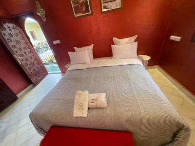 Turnkey Guesthouse Riad with Pool – Riad Zitoun Jdid