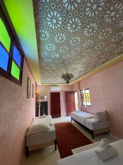 Turnkey Guesthouse Riad with Pool – Riad Zitoun Jdid